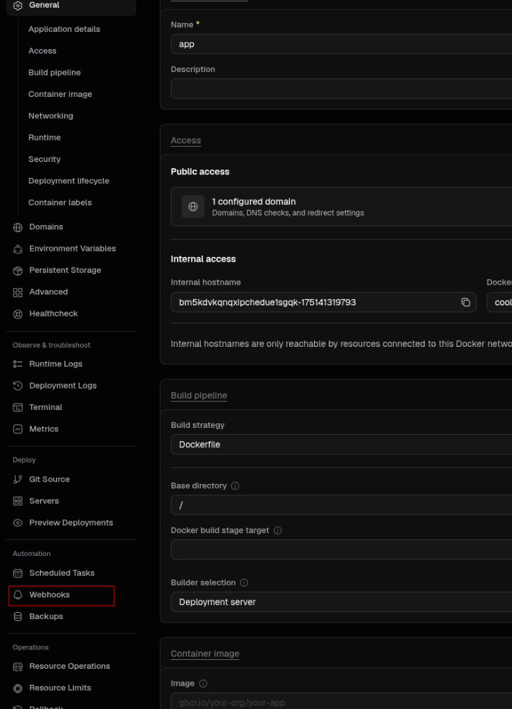 Menú lateral de la aplicación en Coolify con la opción "Webhooks" de la sección Automation señalada