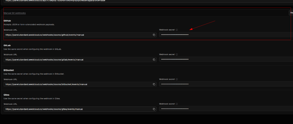 Página "Manual Git webhooks" de Coolify mostrando la Webhook URL y el campo Webhook secret de la sección GitHub